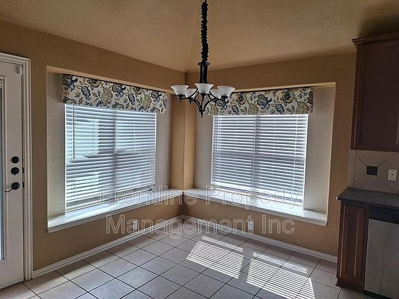 3rd image of 1205 Inglewood Dr