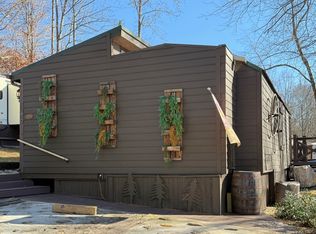 46 Stag Leap Dr, Cleveland, GA 30528