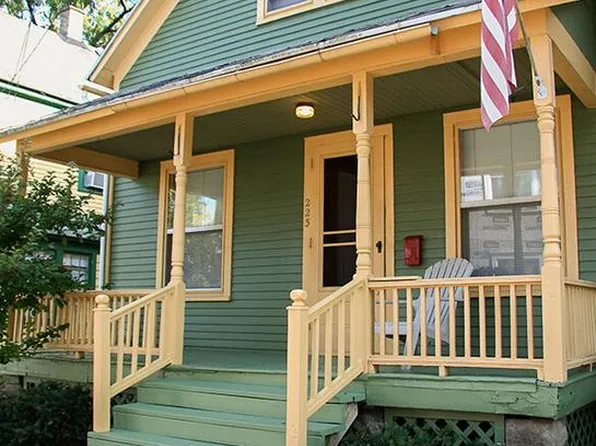 223 Houston Pl, Kalamazoo, MI 49001