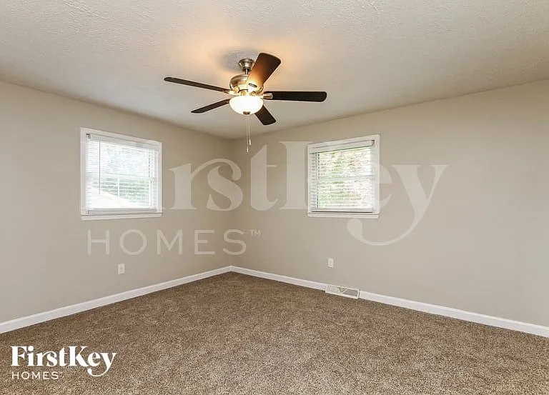 6235 Lynwood Dr NW — Photo 11