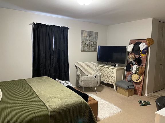 5th image of 1604-1606 Glenrose Ct