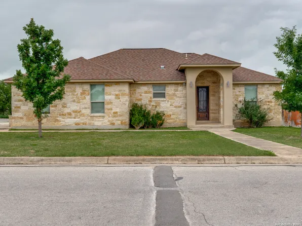 712 Crestview, Floresville, TX 78114