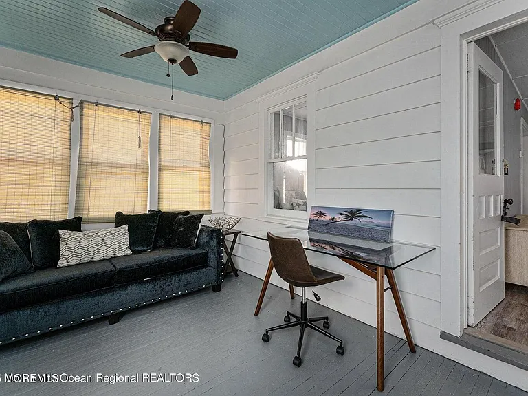 30 M St #SUMMER RENTAL — Photo 5