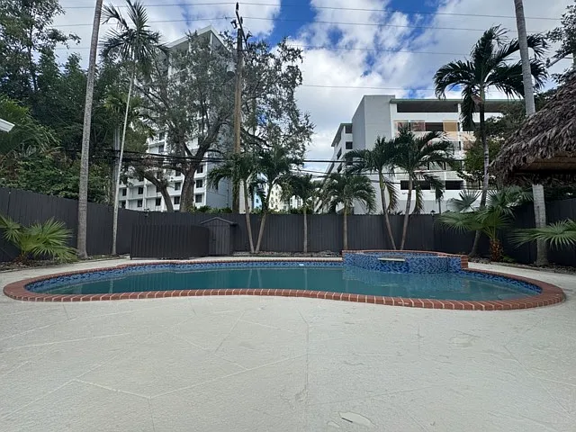801 NW 14th Ct — Photo 16