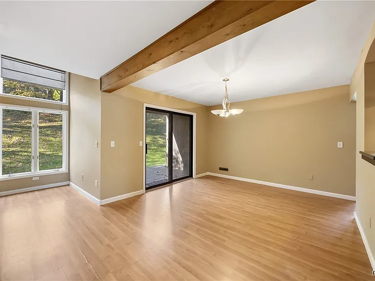 17 Jarvis Dr — Photo 11