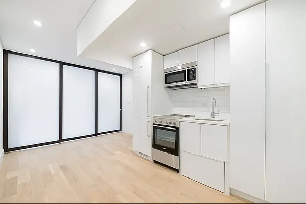 Rented by REAL New York | media 9