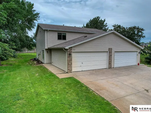1565 Cedar Crest Dr, Lincoln, NE 68521
