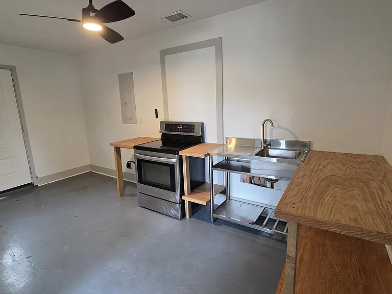 4848 FM 2484 — Photo 36