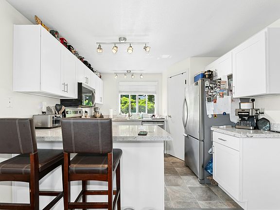 3rd image of 5113 S 4th Ave #B