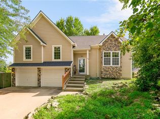 722 Bittersweet Rd, Lansing, KS 66043