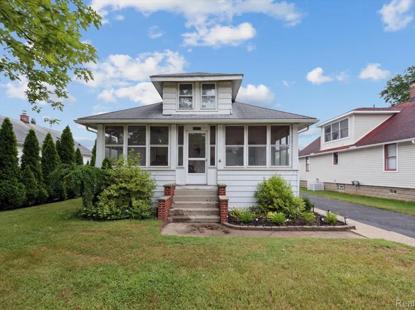 36920 Huron River Dr, New Boston, MI 48164