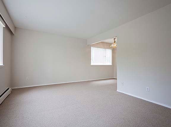 5th image of 315 Agnes St