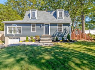 52 Ridgebrook Dr, Bridgeport, CT 06606