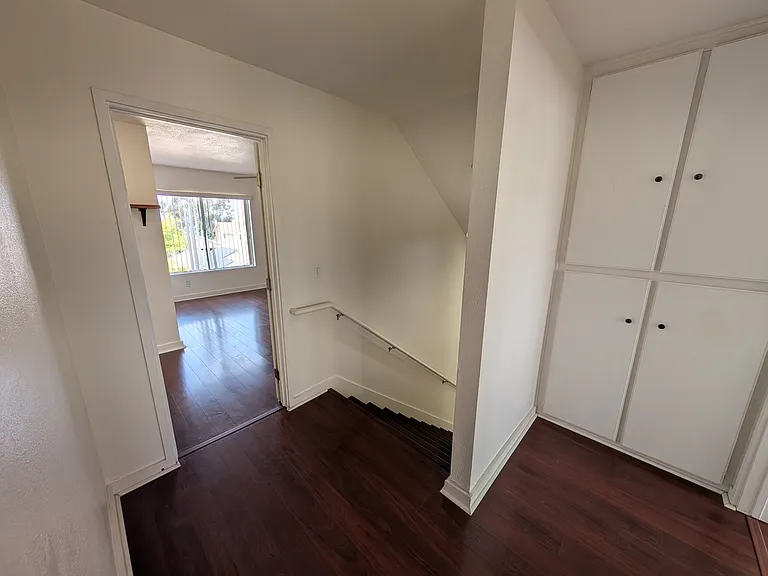 1094 Stillwell Ave — Photo 4