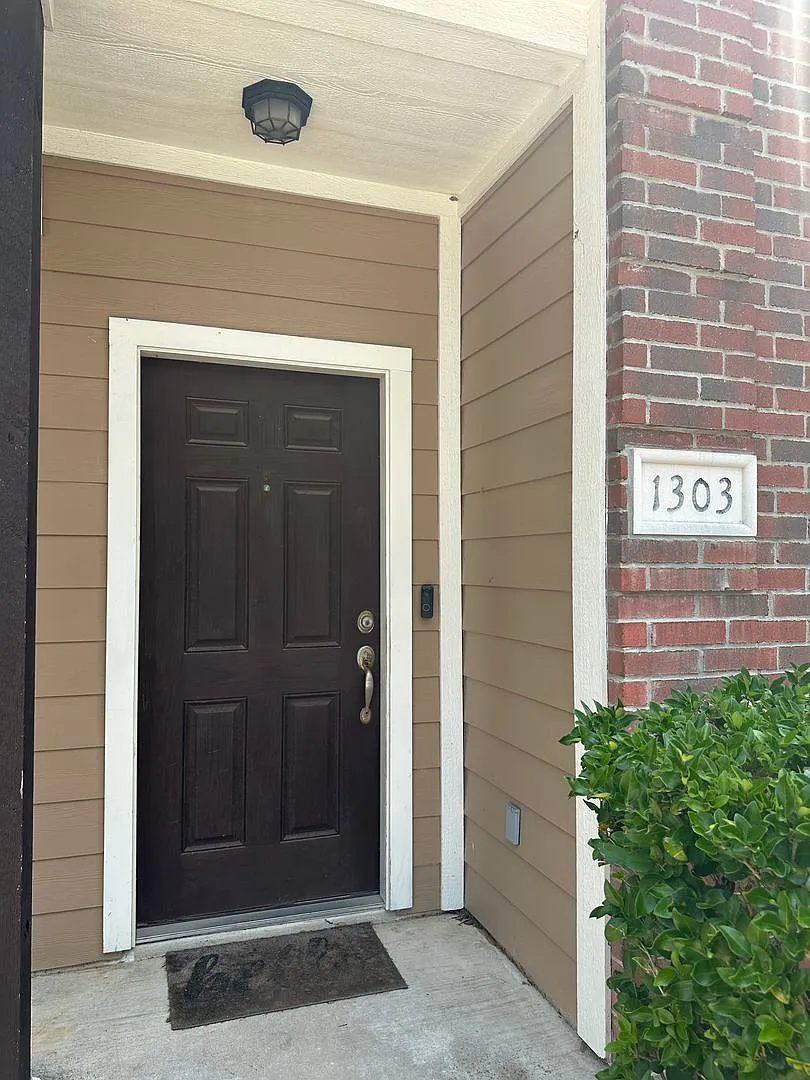 College Station - 2 Bed / 2.5 Bath / 2 story in River Ridge Townhomes — Photo 2