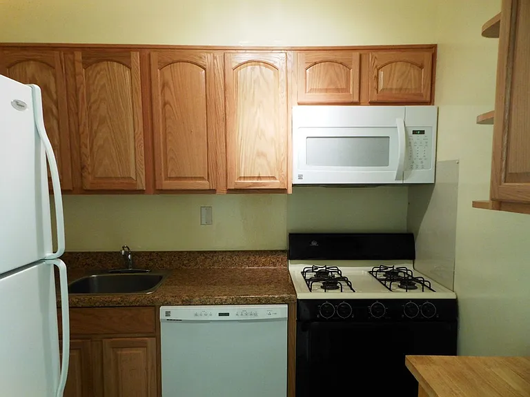 2527 Hydraulic Rd #52 — Photo 6