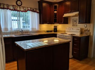 405 W Robinson St, Dallas, NC 28034