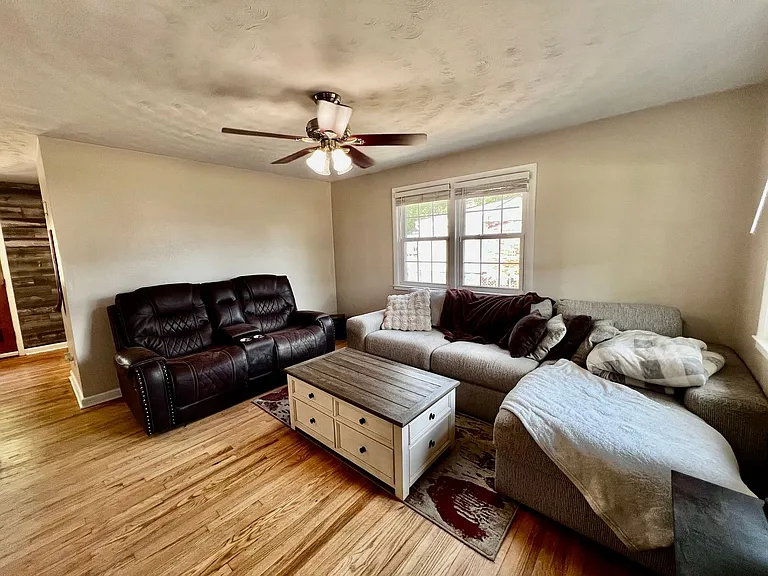 1114 Woodland Terrace Dr — Photo 10