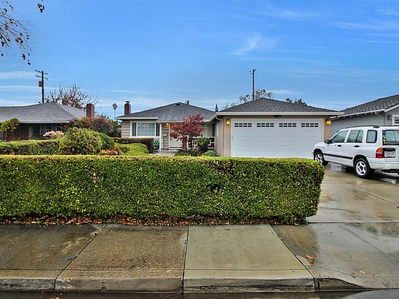 3rd image of 1129 Las Palmas Dr