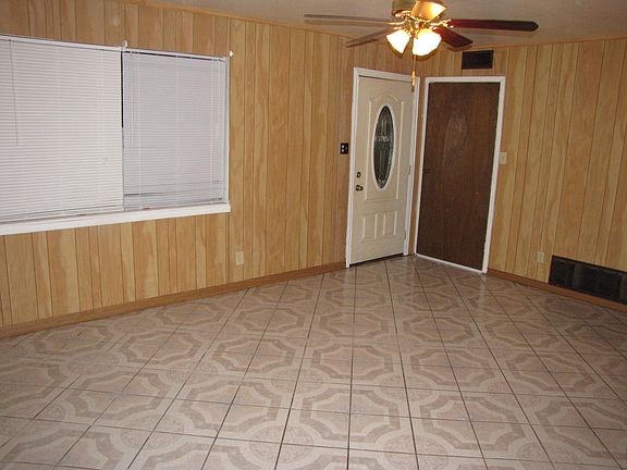 front entrance room &closet