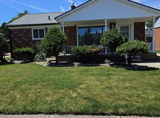 26131 Linwood St, Roseville, MI
