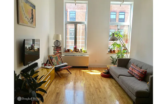 Rented by Douglas Elliman | media 24