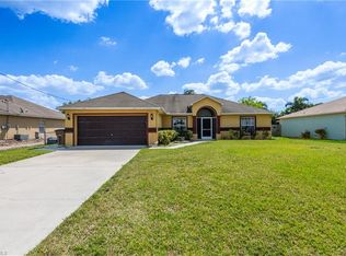 1902 SW 13th Ln, Cape Coral, FL 33991