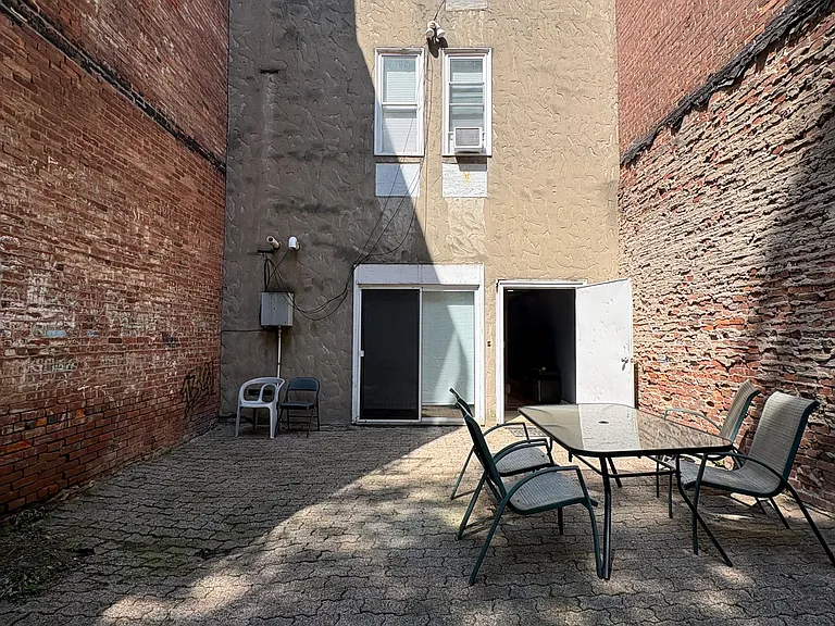 130 Washington St — Photo 1
