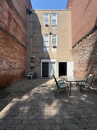 130 Washington St Photo 1
