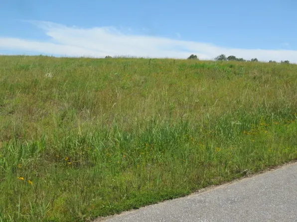 122 Joan Dr, Ellisville, MS 39437