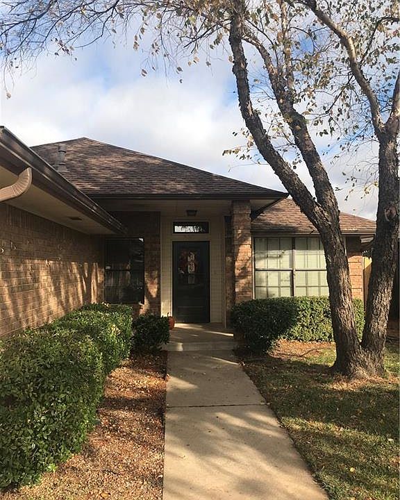 1st image of 7807 NW 105th Ter