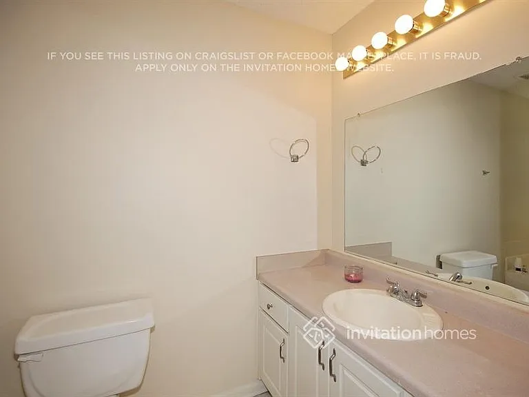 1406 N Hampton Dr — Photo 11