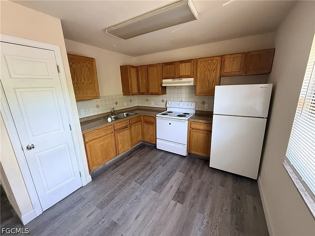 2 bed, 1.0 bath, 775 sqft, $1,100 — Photo 3