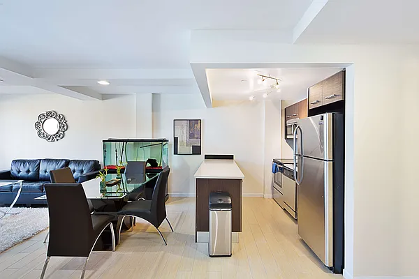 Rented by 18 REALTY | media 12