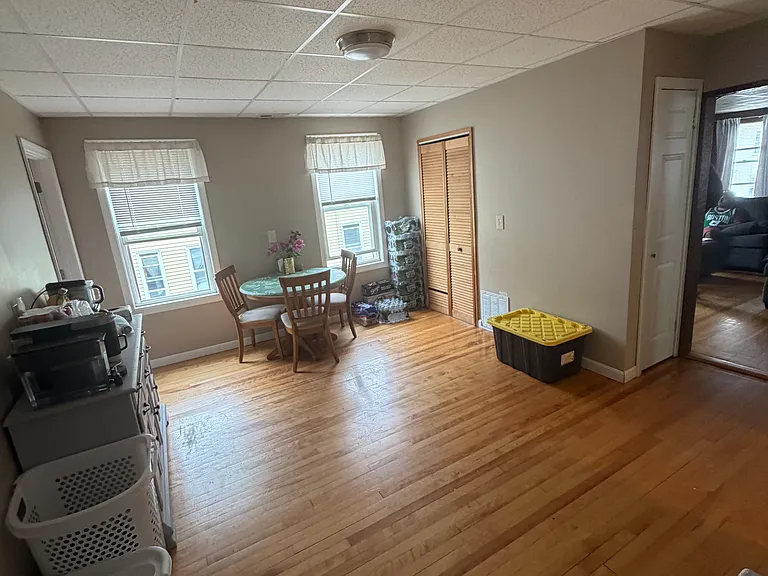15 Caroline St #2 — Photo 2