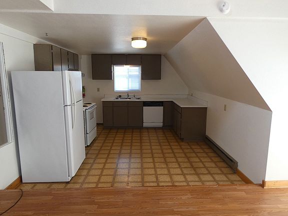 2nd image of 306 S Oak St #4