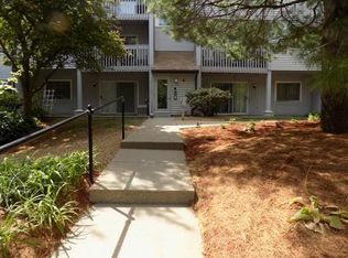405 Franklin Crossing Rd, Franklin, MA 02038