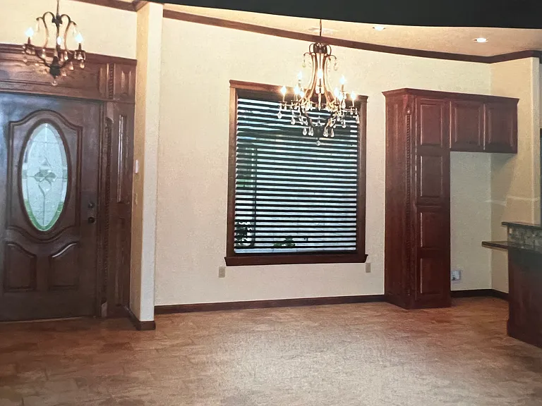 4432 Peachtree Dr — Photo 2