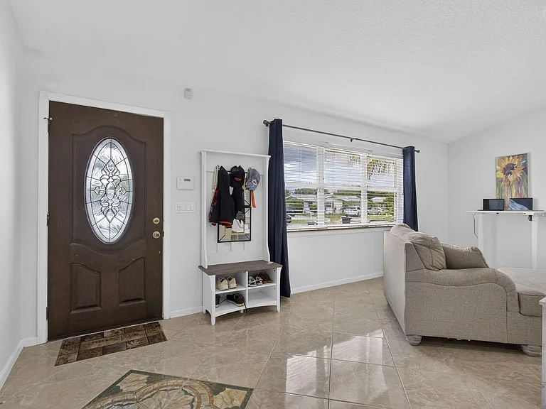 4361 Fushia Cir N — Photo 4