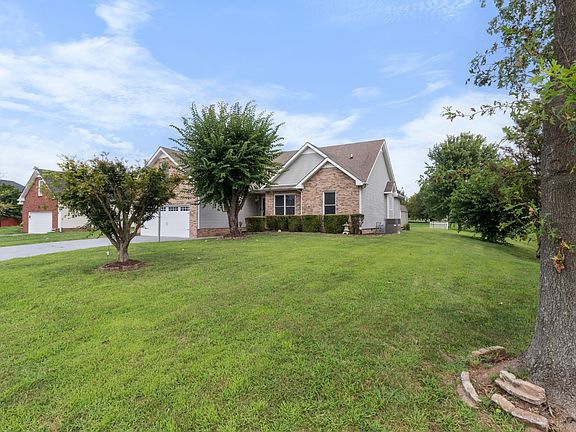 2nd image of 667 Stonewall Ln