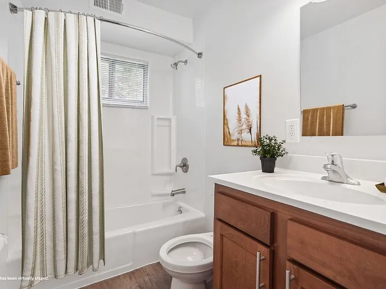 Hamilton Springs Apartments — Photo 11