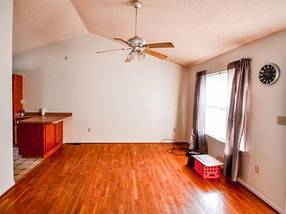 5th image of 434 McMinn St