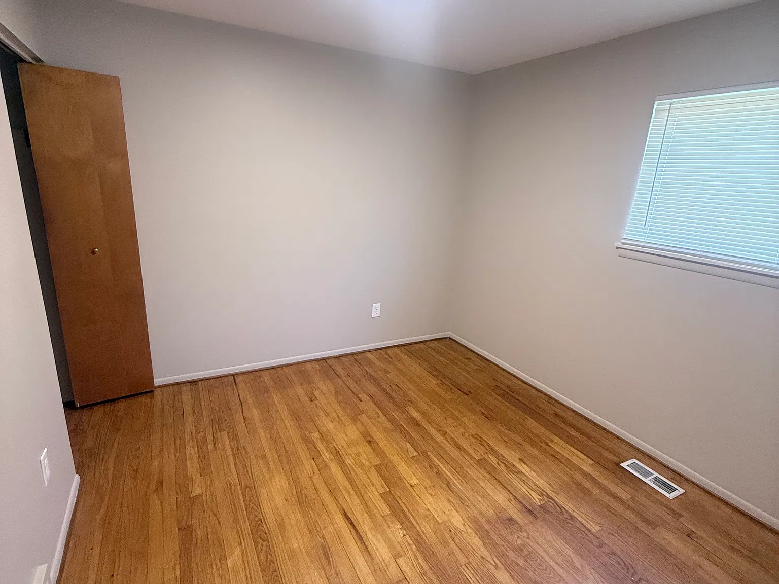 3 bed, 926 sqft, $1,750 — Photo 3