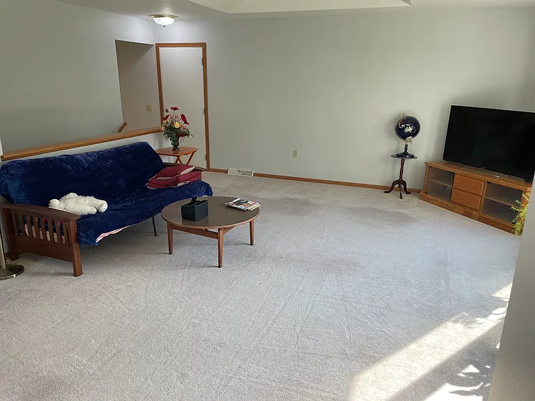 818 Twin Pines Dr — Photo 3