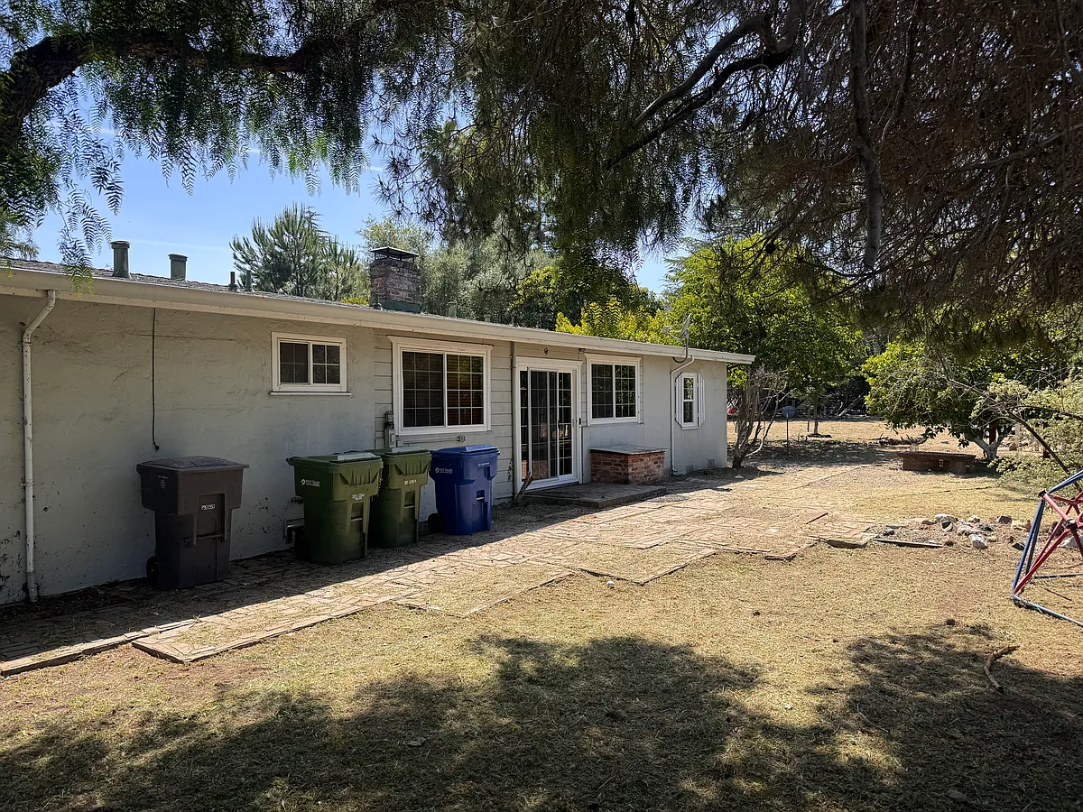 Building Photo - 14339 Oka Ln