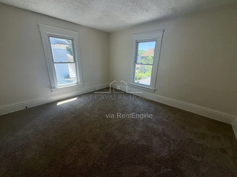 135 S McKinley Ave — Photo 9