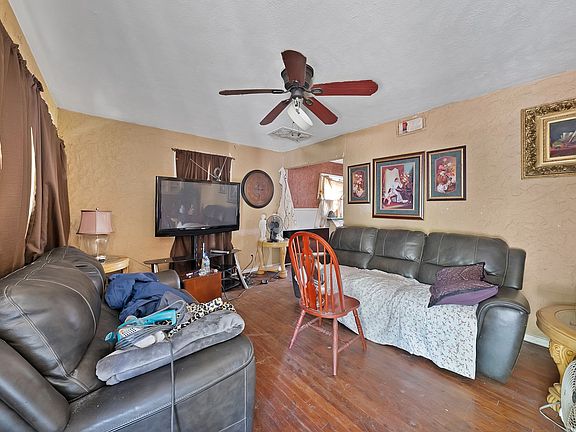 2nd image of 1508 Betty Ann Ln