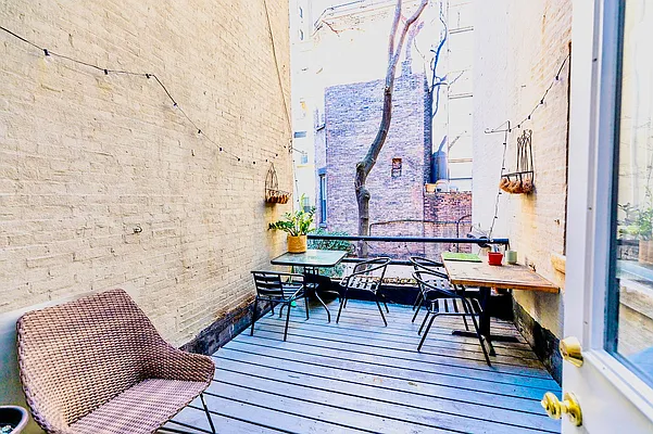 Rented by Compass | media 9