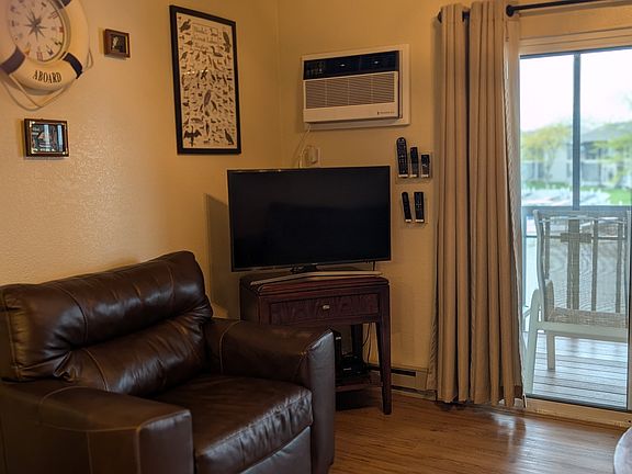 5th image of 6254 N Harris Harbor Dr