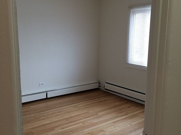 5th image of 2036 W Foster Ave APT C3